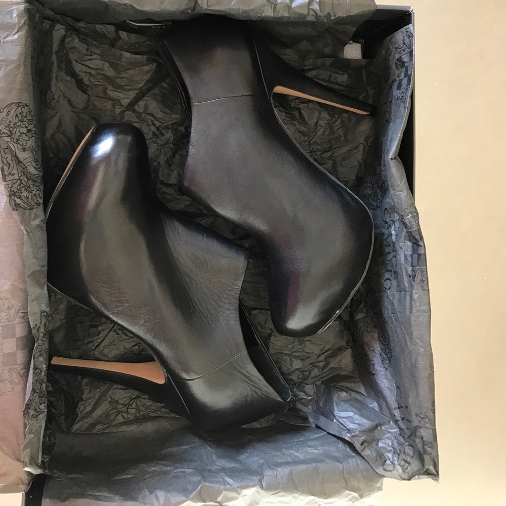✨HP✨VINCE CAMUTO Worn Once Gorgeous Jerrell Leather Shooties/Booties - Picture 5 of 5